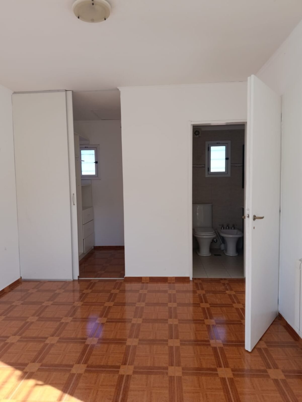 EXCLUSIVA CASA DE LUJO EN ZONA ESTRATEGICA Y VISTA A LAS SIERRAS - Imagen 32