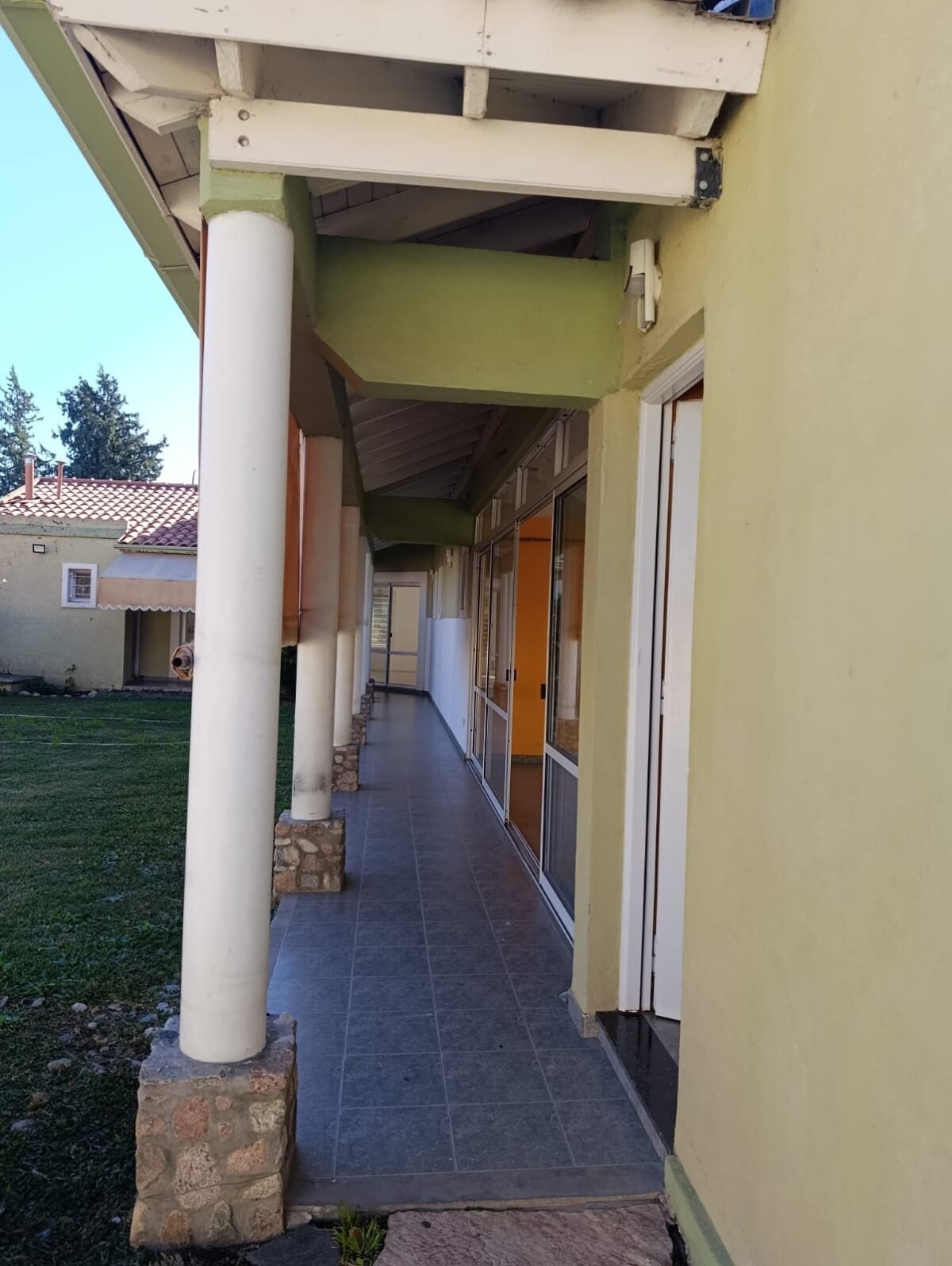 EXCLUSIVA CASA DE LUJO EN ZONA ESTRATEGICA Y VISTA A LAS SIERRAS - Imagen 47