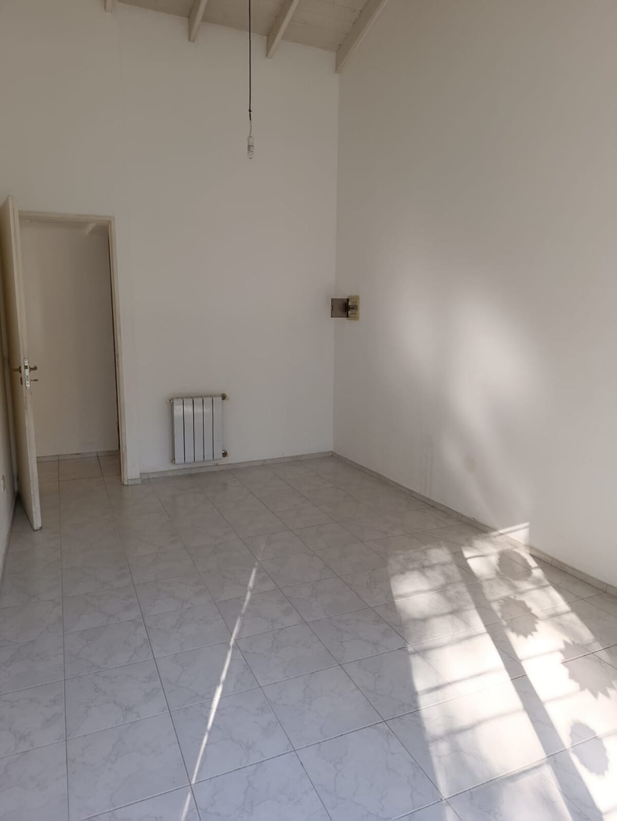 EXCLUSIVA CASA DE LUJO EN ZONA ESTRATEGICA Y VISTA A LAS SIERRAS - Imagen 25