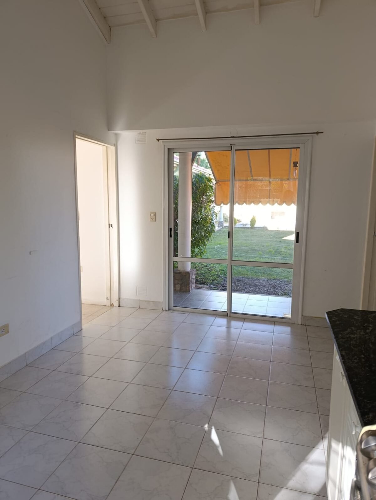 EXCLUSIVA CASA DE LUJO EN ZONA ESTRATEGICA Y VISTA A LAS SIERRAS - Imagen 12