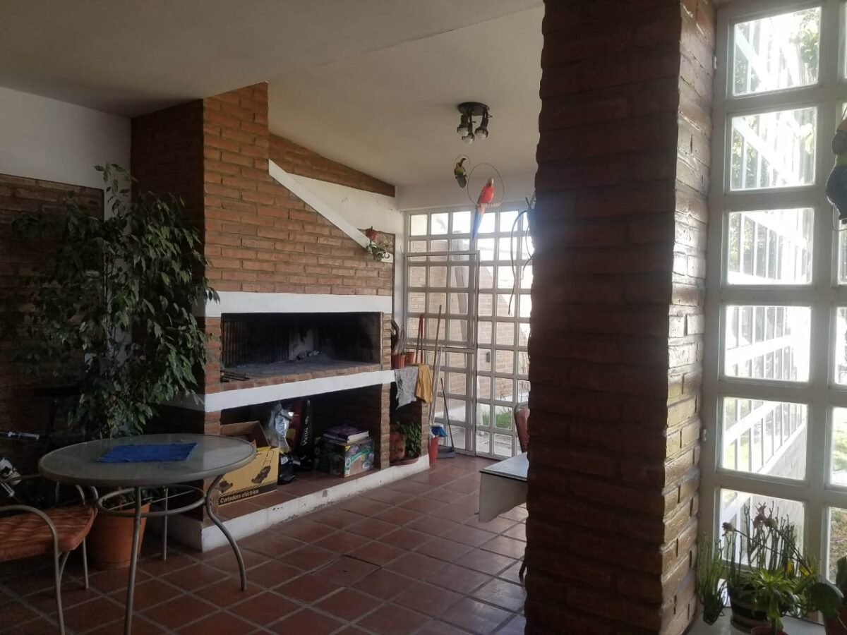 SE VENDE HERMOSA CASA CÉNTRICA EN LA CIUDAD DE VILLA DOLORES-CBA - Imagen 8