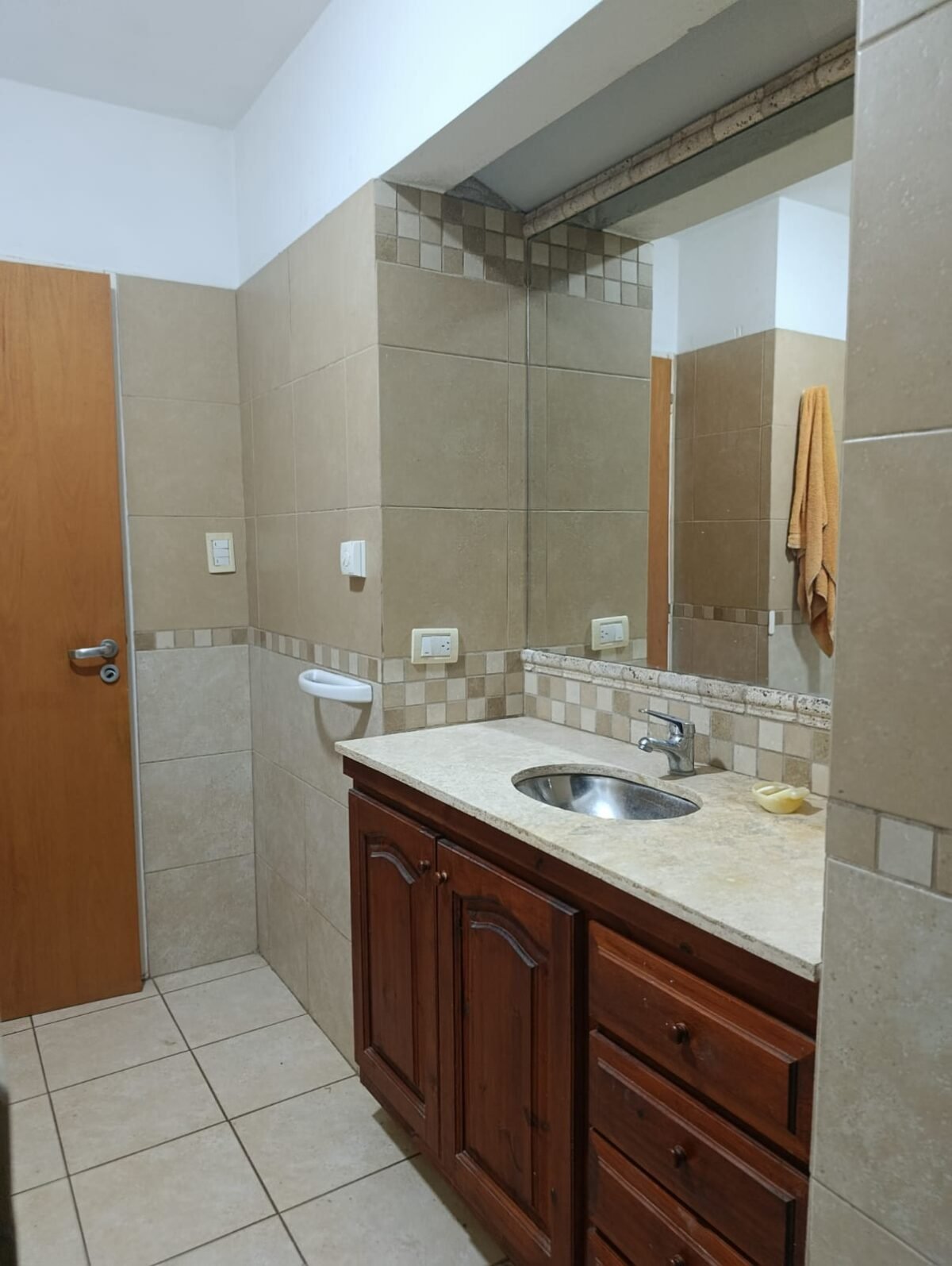 VENTA DE HERMOSA PROPIEDAD EN CARPINTERIA - Imagen 25
