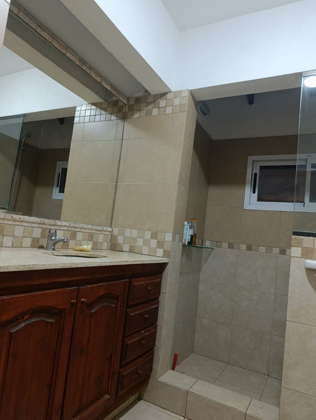 VENTA DE HERMOSA PROPIEDAD EN CARPINTERIA - Imagen 26