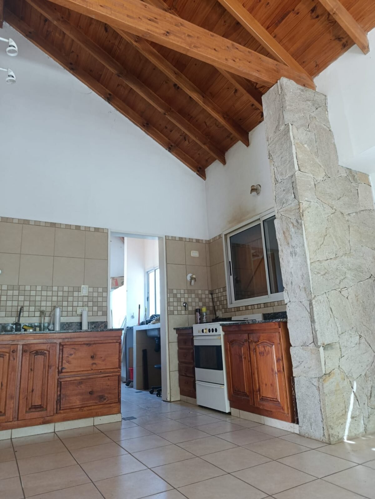 VENTA DE HERMOSA PROPIEDAD EN CARPINTERIA - Imagen 20