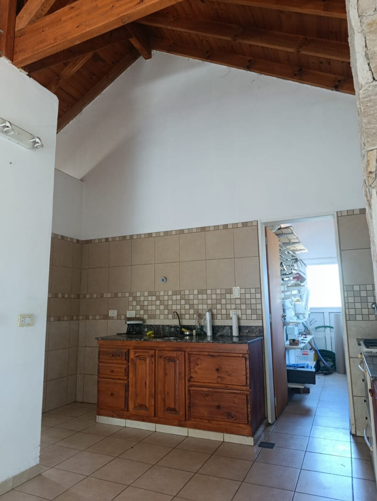 VENTA DE HERMOSA PROPIEDAD EN CARPINTERIA - Imagen 14