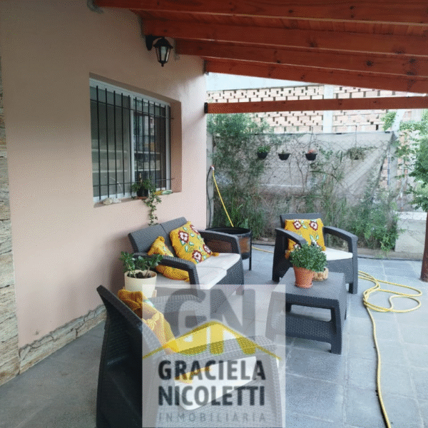 VENTA DE PROPIEDAD EN JUANA KOSLAY